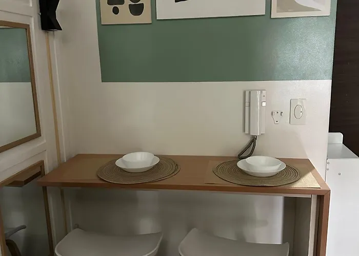 Affordable Ayala Makati 1br Apartment *